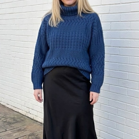 Vintage Blue Chunky Knit Turtleneck Sweater Womens Oversized Cottagecore 90s - Picture 2 of 9
